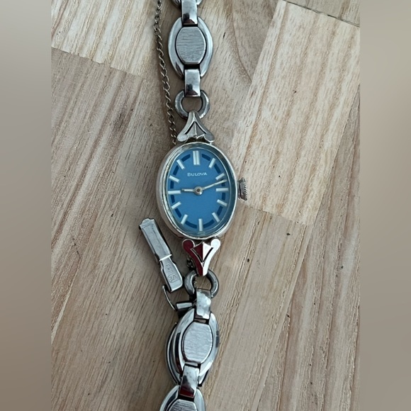 Bulova Ladies Watch RARE Vintage Mechanical Winding 10K Gold Plated Bezel Blue - Picture 6 of 14